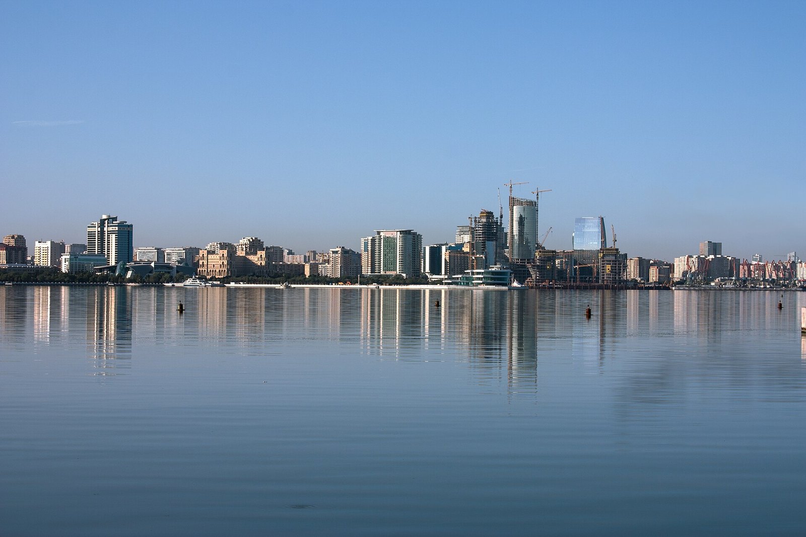 Баку: A view of the Baku bay, Azerbaijan