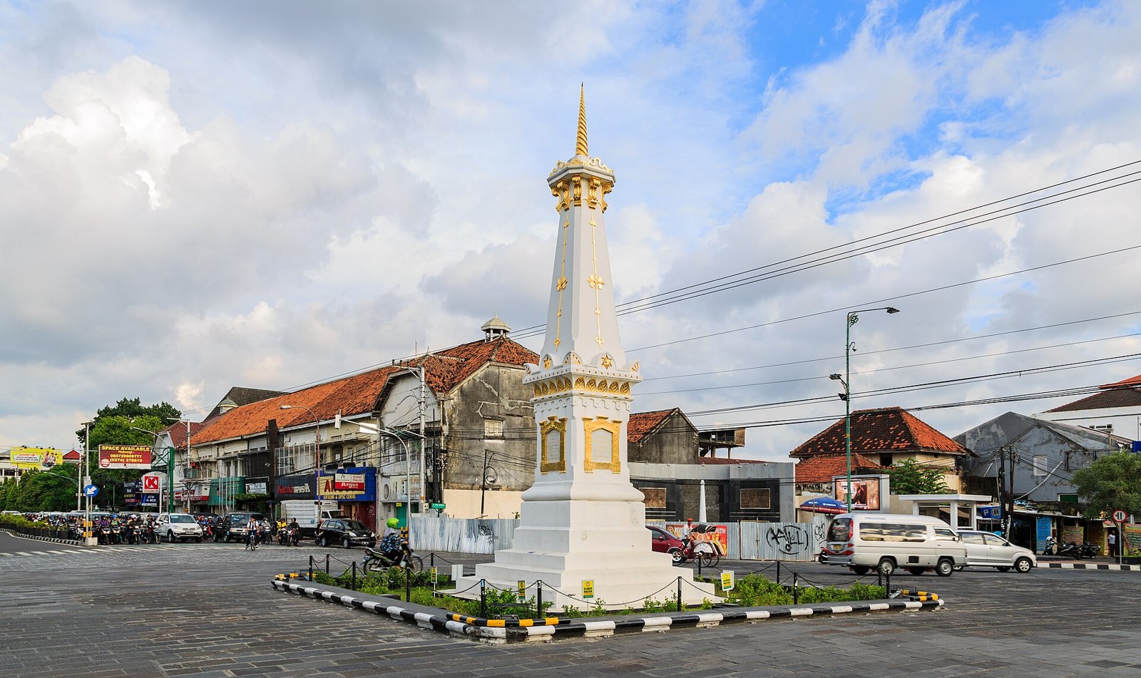 Джокьякарта: Yogyakarta Indonesia Tugu-Yogyakarta-02