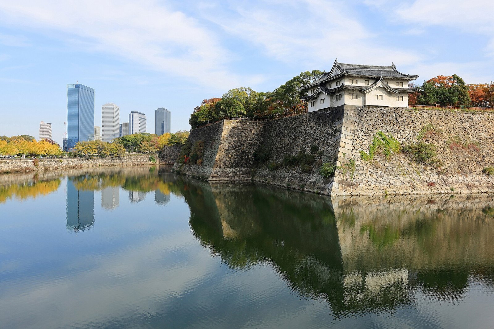 Осака: Osaka Castle Outer Moat and Osaka Business Park, November 2016