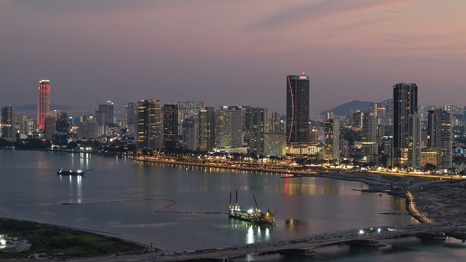 Пенанг: Skyline of George Town, Penang at night January 2025 02-02