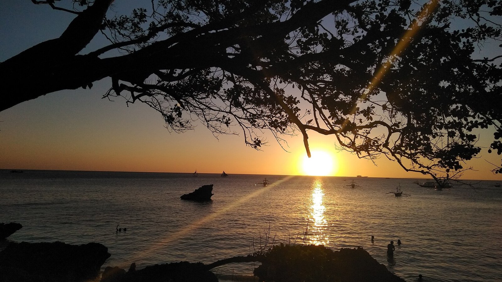 Боракай: Sunset at Diniwid Beach, Boracay Island