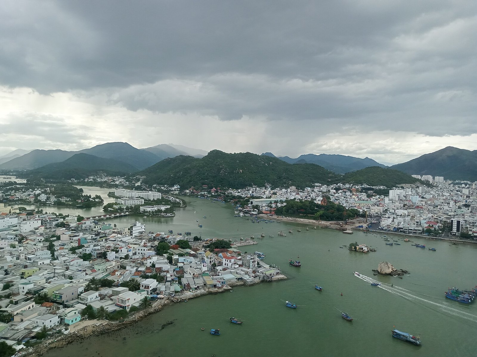 Нячанг: View of Nha Trang city