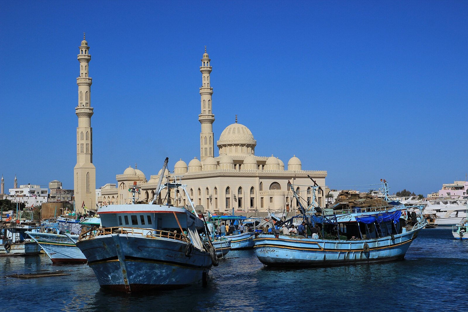 Хургада: Hurghada port mosque