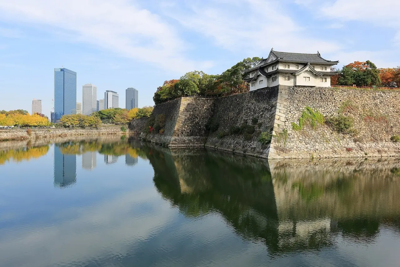Осака: Osaka Castle Outer Moat and Osaka Business Park, November 2016