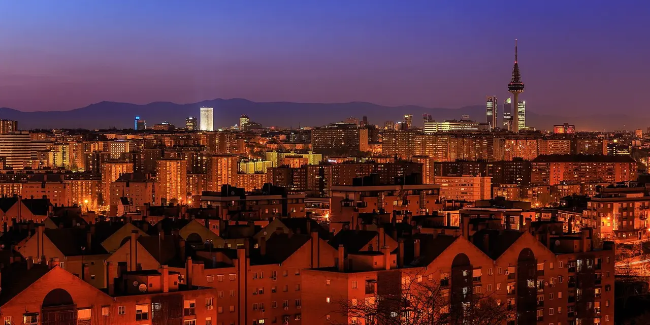 Мадрид: Madrid - Madrid skyline - 140314 195825